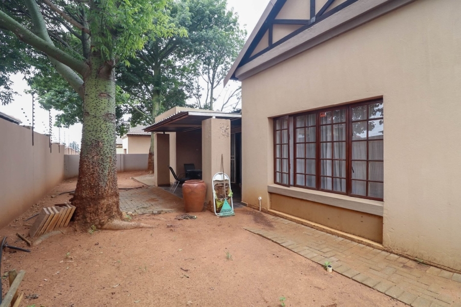 2 Bedroom Property for Sale in Waterval East North West